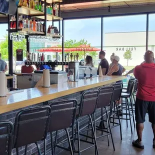 Line out the door from the cash register to the front door