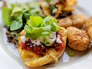 Lake and Bryant Cafe