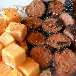 Smoked Sausage &amp; Cheddar Basket