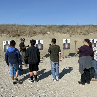 One of the instructors going over malfunctions and how to clear.