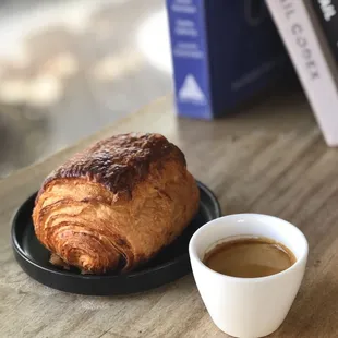 Espresso &amp; Pain au Chocolat