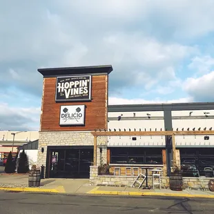 he outside of a restaurant