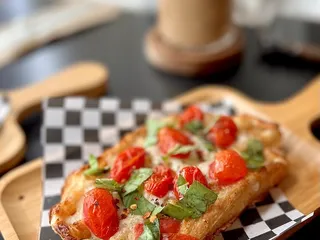 Tamper Room Cafe & Gallery