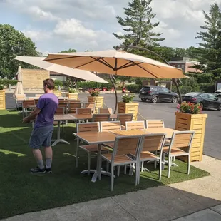 Purple guy had been there for a couple of pints.