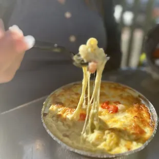 Pesto-Tomato Mac &amp; Cheese with Chicken