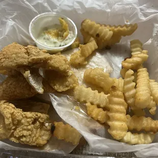 This was the 2pc whiting, 6 oysters, and 4 shrimp combo, no seasoning on anything not even salt on the fries.