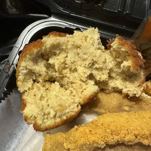 Picture of the so called crab cake.