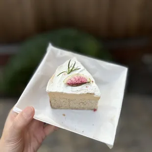 Black Tea Basque Cheese Cake | IG: xstina.eats