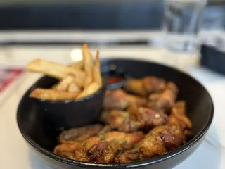 4Play Kitchen & Cocktails