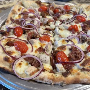 Chicken ranch bacon pizza