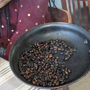 Roasting coffee beans