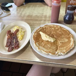 Pancake special $8.99! Huge pancake!