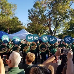 That's alotta pic n pics right there.