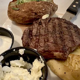 Filet Mignon Steak &amp; Baked Potato