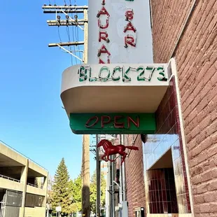 Horse in the Alley entrance