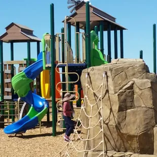 Playarea / rock climbing