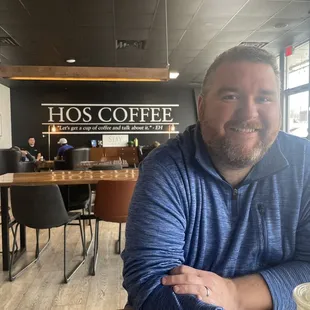 A cute space. Good for bible studies, meetings, or studying. Great vibe.