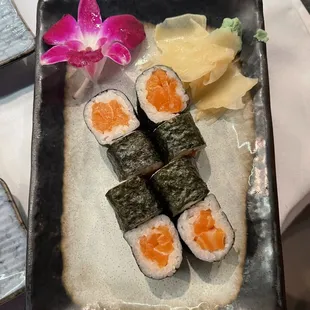 Salmon roll