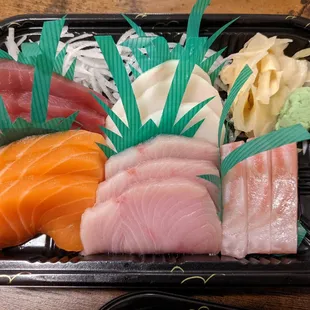 Sashimi combo entree