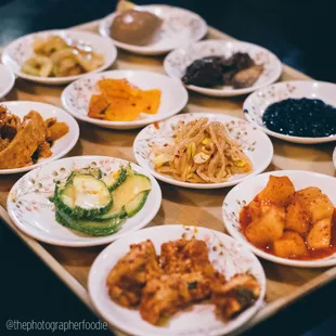 반찬 / Assorted side dishes
 IG: @thephotographerfoodie