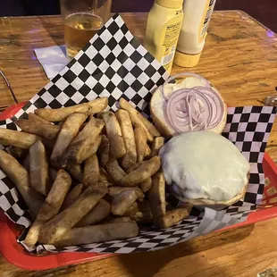 Very good cheeseburger.