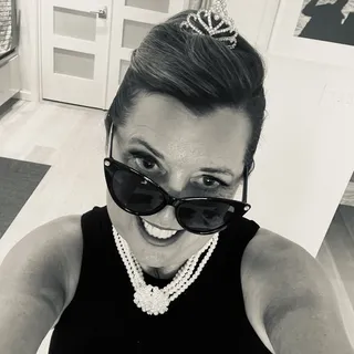 Roxann R.