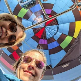 Those balloon flames are toasty!