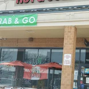 the outside of a restaurant