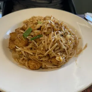 pad thai with tofu