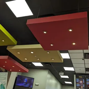 the interior of a fast food restaurant