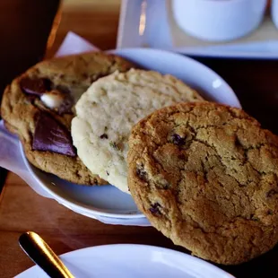 Warm Cookies - IG: @nelson_eats