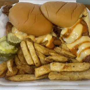 Slider w/ Cheeses &amp; chicke sauce