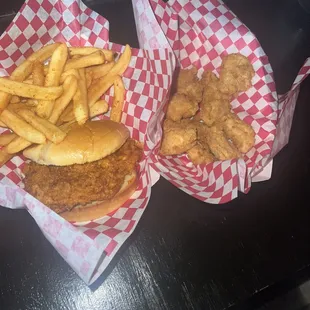 fried chicken wings, chicken, poultry, chicken wings and fried chicken, bbq wings, food, chicken wings, bbq chicken, fried chicken
