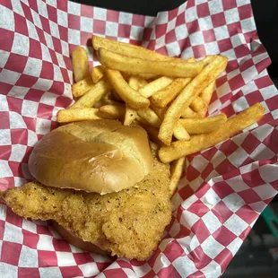 bbq chicken, fried chicken wings, bbq wings, fried chicken, chicken wings and fried chicken, chicken, chicken wings, poultry, food