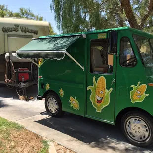a green food truck