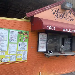 Front entrance. The payment interface they use allowed me to use apple pay, very convenient!