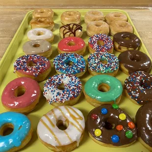 Mix seasonal donuts!