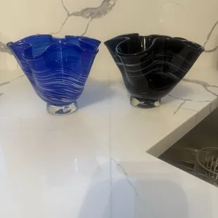 Scallop vases