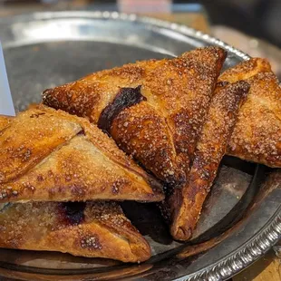 food, chicken wings and fried chicken