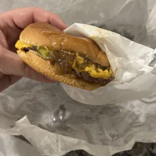 Single with caramelized onions