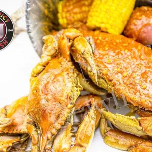 cooked crabs and corn