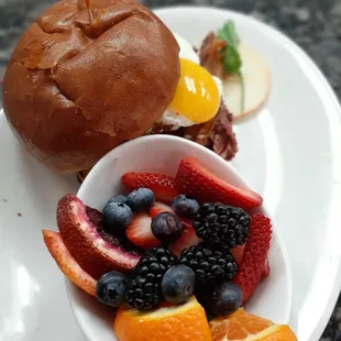 Jimmy-Dass burger with fruit cup side
