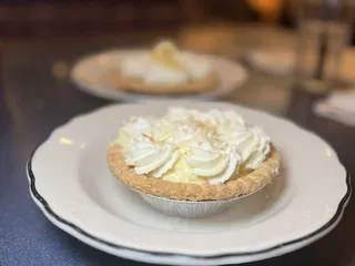 Hof's Hut Restaurant & Bakery