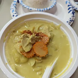 Yellow curry with chicken