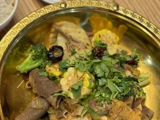 Qing Shu Spicy Hot Pot