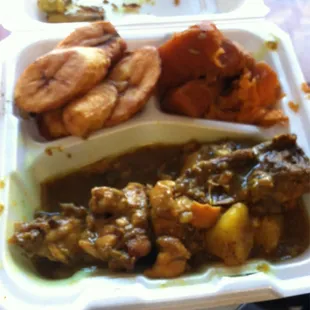 Curry chicken with candy jams and sweet plantains