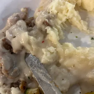 Red pepper flakes makes this country gravy spicy.