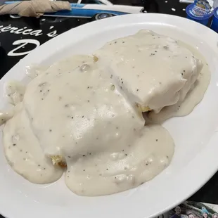 Biscuits &amp; Gravy (1 biscuit)
