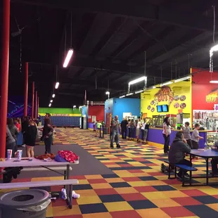 Hot Skates wants you to give them a 5 star review on Facebook so bad that they&apos;re willing to give you a pizza party in exchange.