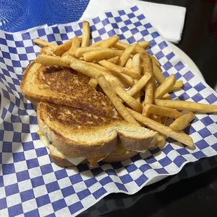 Tuna Melt with fries